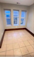 2855 E 82nd St, Unit 2855 E 82nd St 3F in Chicago, IL - Foto de edificio - Building Photo