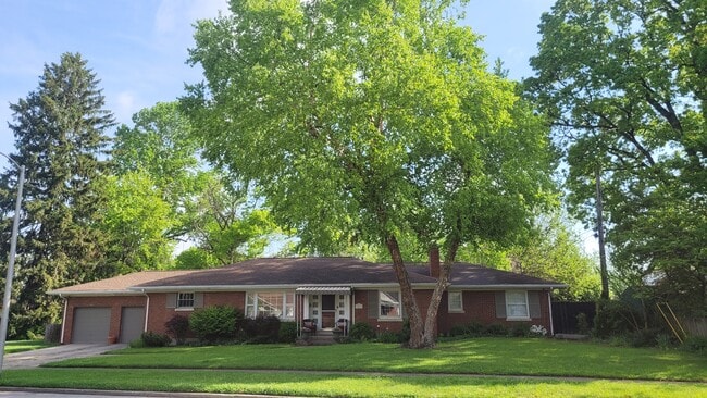 property at 1611 Meadowthorpe Ave