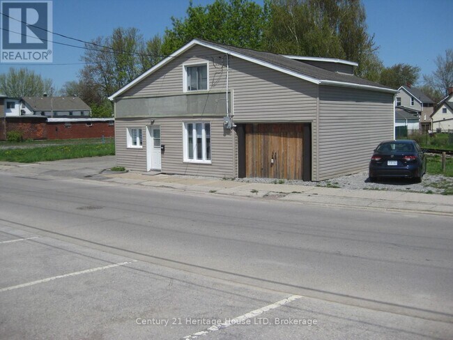 104 Fraser St in Port Colborne, ON - Building Photo - Building Photo