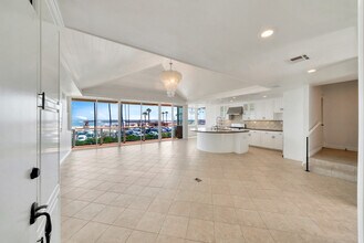 3116 Breakers Dr in Newport Beach, CA - Building Photo - Building Photo