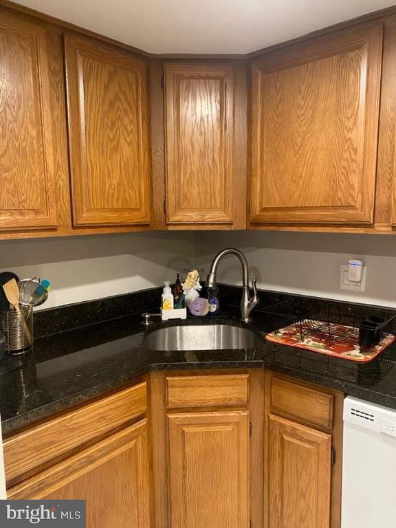 1404 Northgate Square-Unit -4/12B in Reston, VA - Building Photo - Building Photo