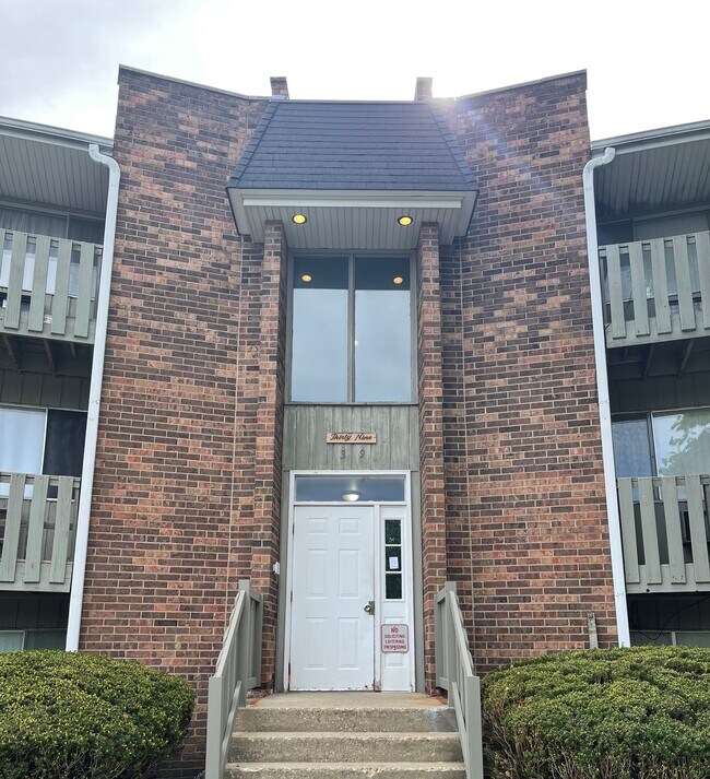 39 Surrey Dr Apartments in Elgin, IL