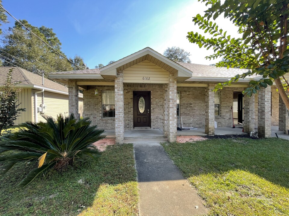 6862 Sagebrush Ln in Milton, FL - Building Photo