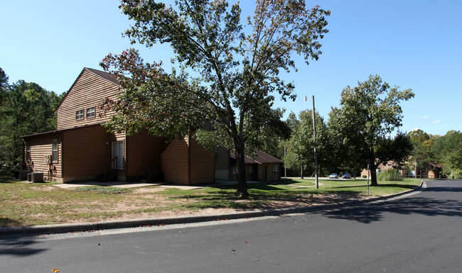 Lynnhaven Apartments in Durham, NC - Building Photo - Building Photo