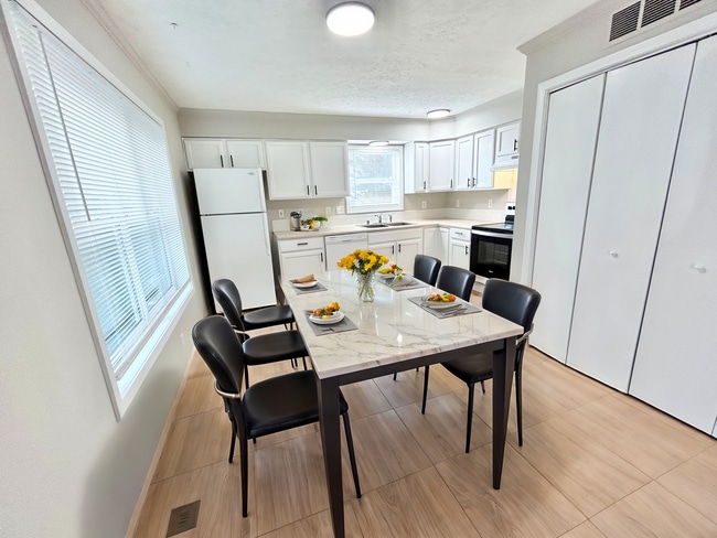 property at 1104 Mazatlan Cir