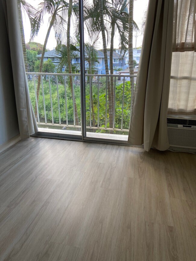 property at 2845 Waialae Ave
