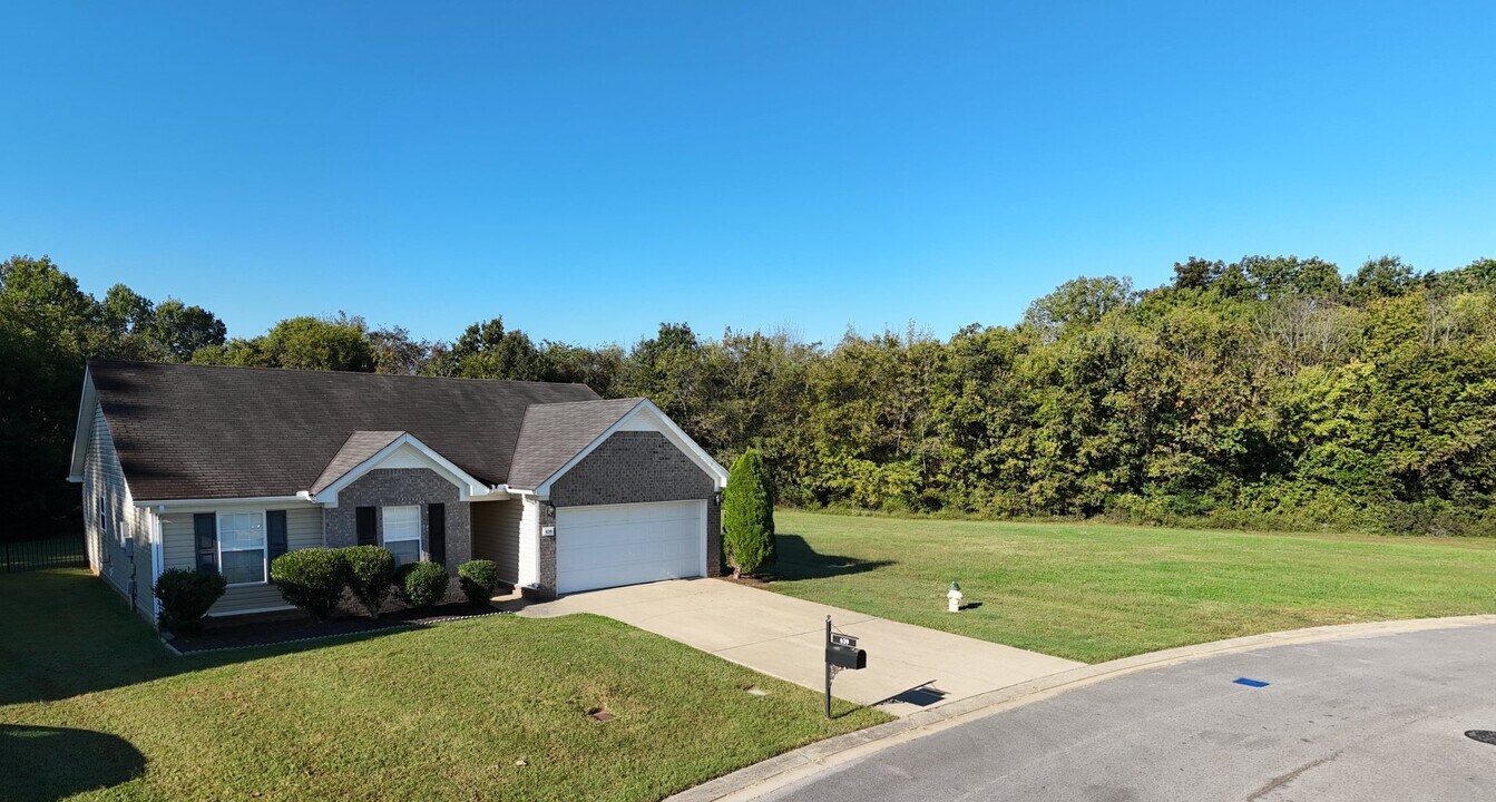 639 Buck Cherry Way in Murfreesboro, TN - Foto de edificio
