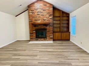 1812 Hillcrest Dr in Norman, OK - Building Photo - Building Photo