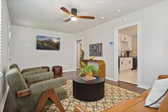 912 W Comanche St in Norman, OK - Building Photo - Building Photo