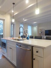 7 Leverett St in Brookline, MA - Foto de edificio - Building Photo