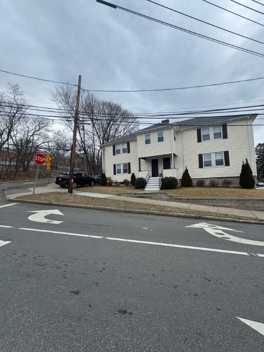 23 Prospect Hill Ave in Waltham, MA - Building Photo