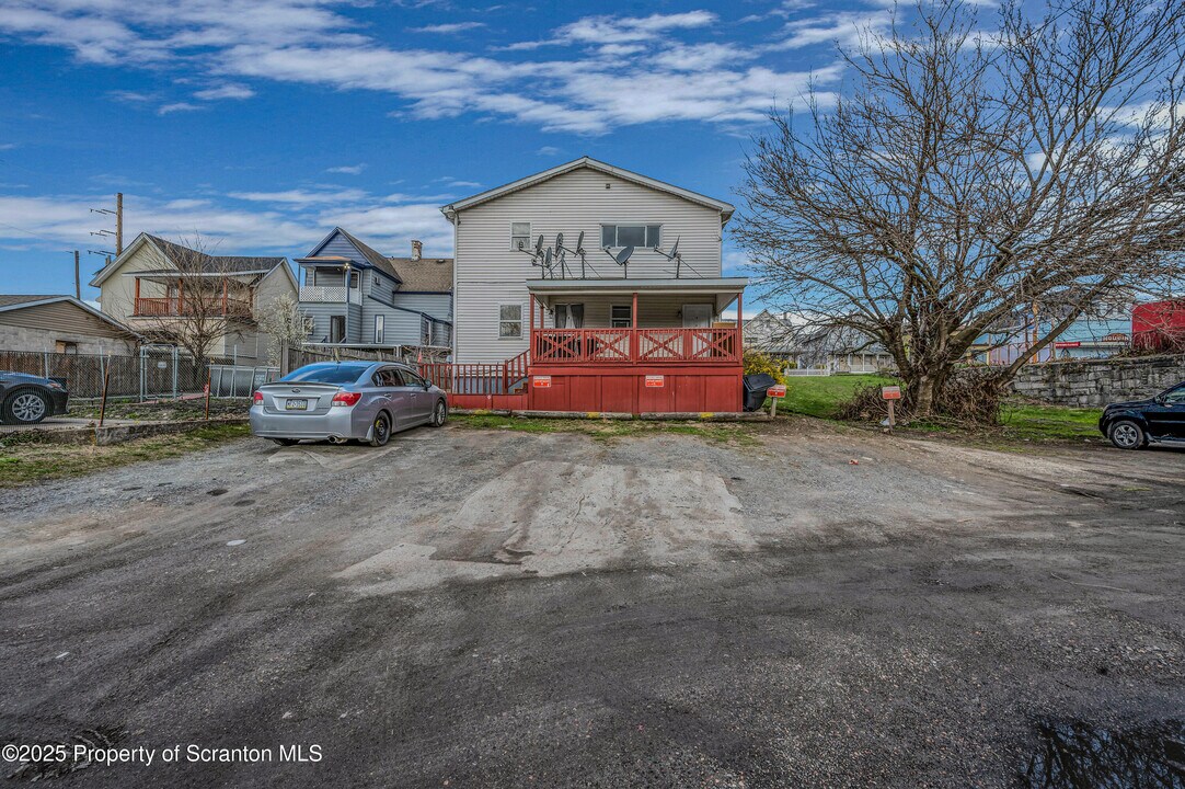 1418 N Main Ave in Scranton, PA - Building Photo