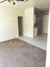 114 Honey Bee Dr in Joshua, TX - Building Photo - Building Photo