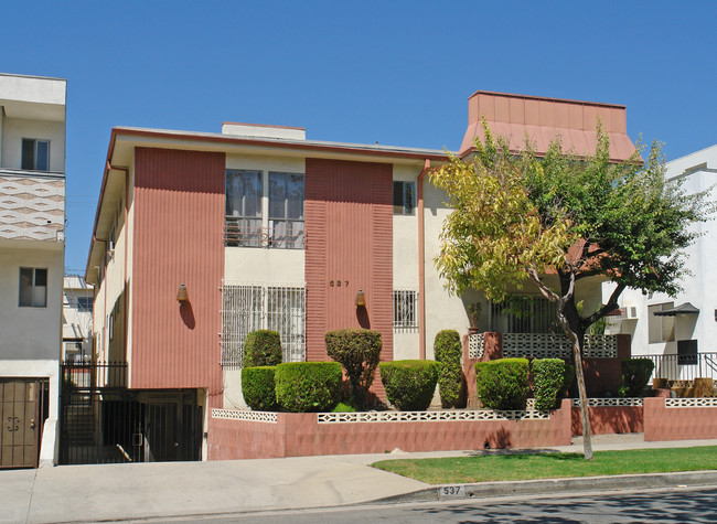 537 N Kings Rd in Los Angeles, CA - Building Photo - Building Photo