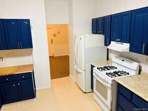 121 Linden St in Yonkers, NY - Building Photo - Building Photo