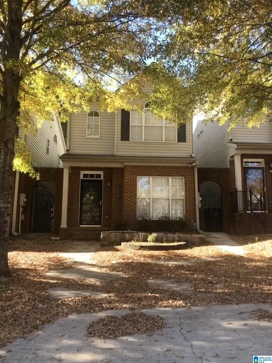 227 Calloway Ln in Pelham, AL - Building Photo