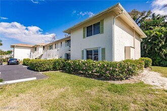 550 Teryl Rd in Naples, FL - Building Photo - Building Photo