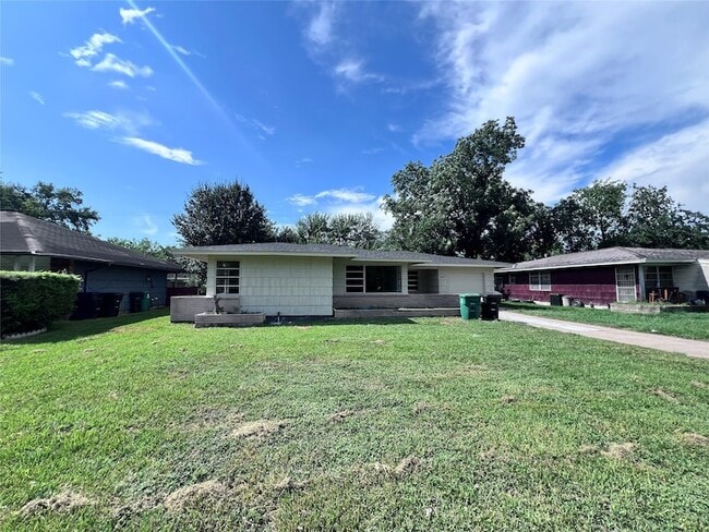 property at 5742 Flamingo Dr