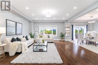 51 Newcastle Ct in Kitchener, ON - Building Photo - Building Photo