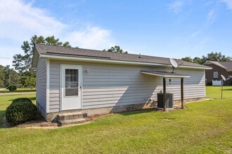 145 S Patterson St in Coats, NC - Building Photo - Building Photo