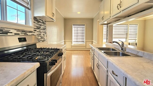 1022 S Norton Ave in Los Angeles, CA - Building Photo - Building Photo