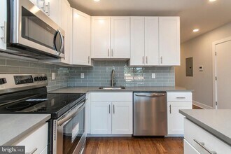 814 N Uber St in Philadelphia, PA - Building Photo - Building Photo