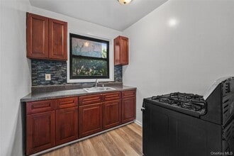 140 E Hartsdale Ave in Hartsdale, NY - Building Photo - Building Photo