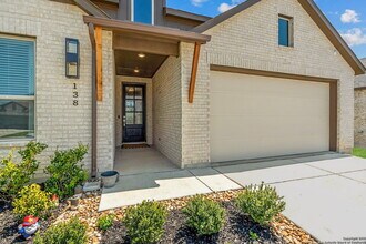 138 Red Oak in Castroville, TX - Building Photo - Building Photo