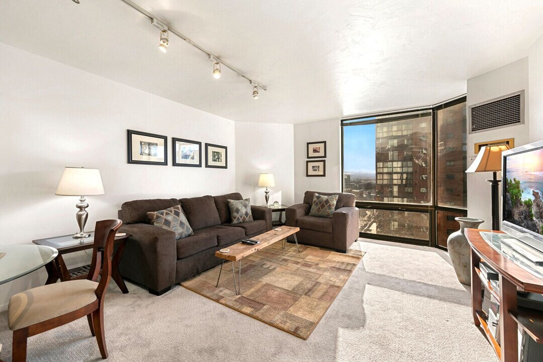 1675 Larimer St in Denver, CO - Building Photo