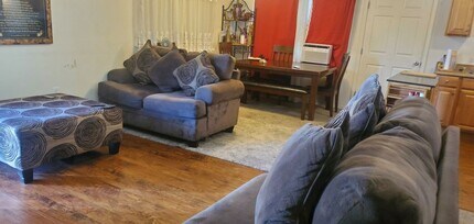 1017 Clover Ln in Oklahoma City, OK - Foto de edificio - Building Photo