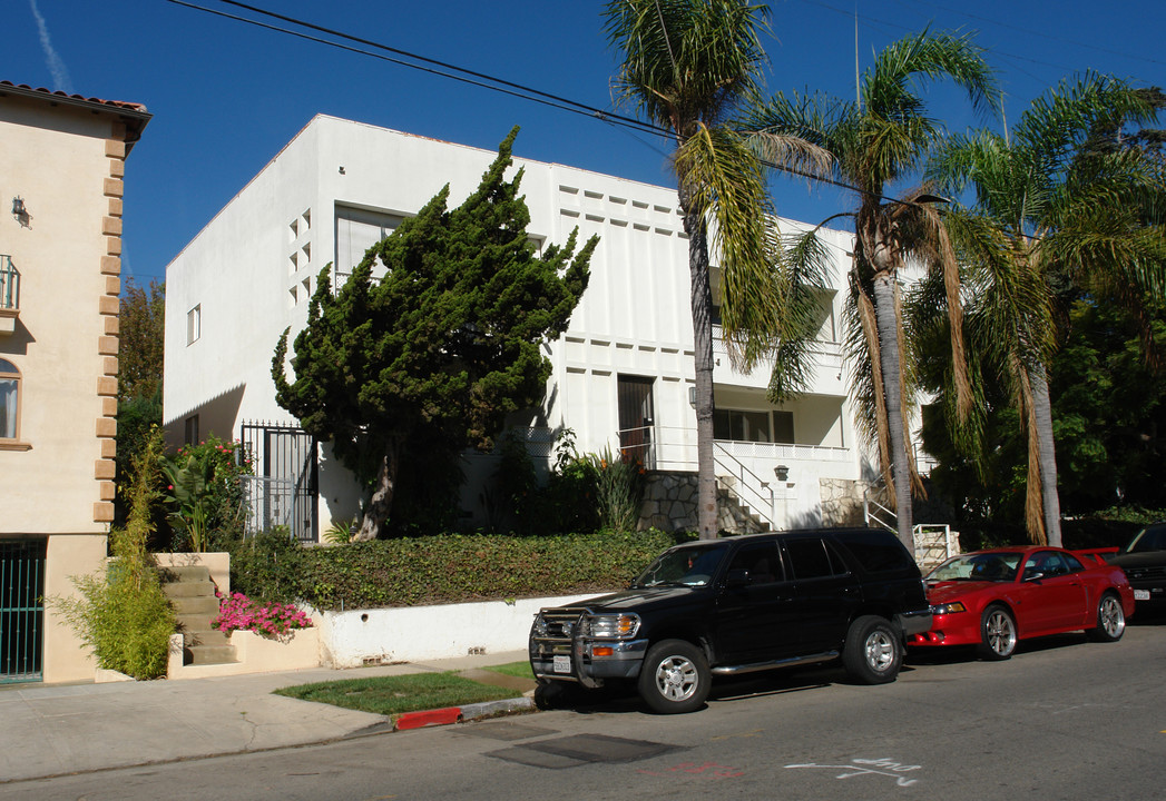 10755 Ohio Ave in Los Angeles, CA - Building Photo