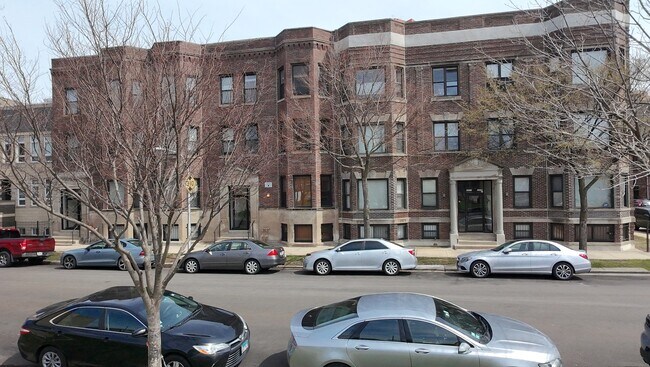 4055 S Calumet Ave in Chicago, IL - Building Photo - Building Photo
