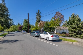 11521 Marino Ave in Everett, WA - Foto de edificio - Building Photo