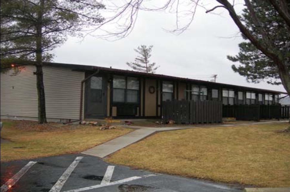 Hampshire Court Apartments in Bluffton, IN - Building Photo