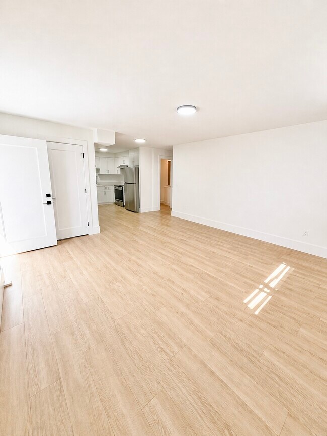 213 Finnigan St in Coquitlam, BC - Building Photo - Building Photo