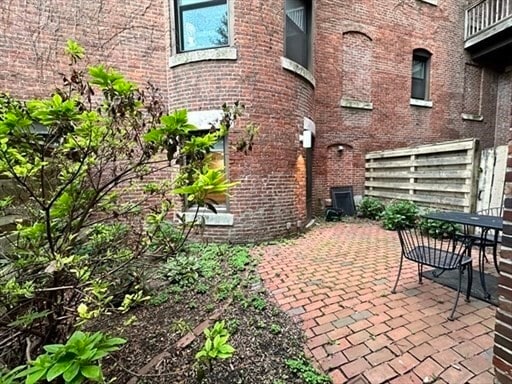 103 Gainsborough St, Unit 2