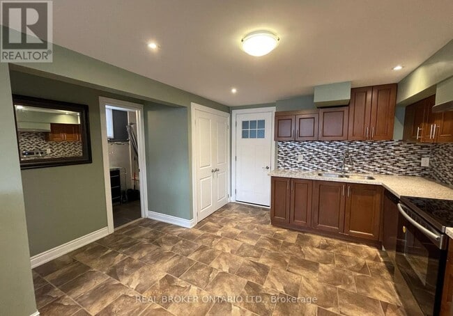 property at 926 Flagship Dr