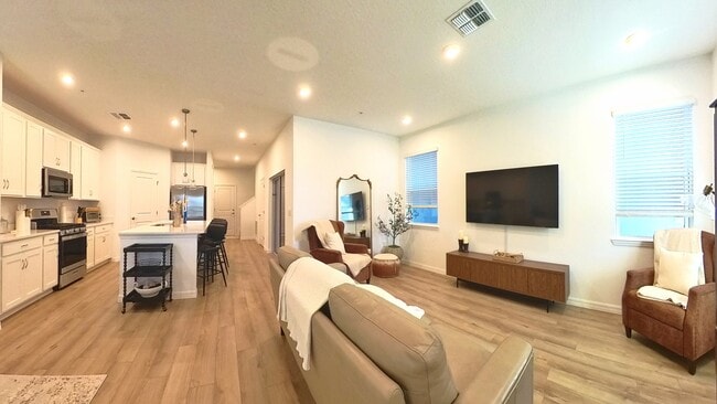 554 Orient Ave in Debary, FL - Building Photo - Building Photo