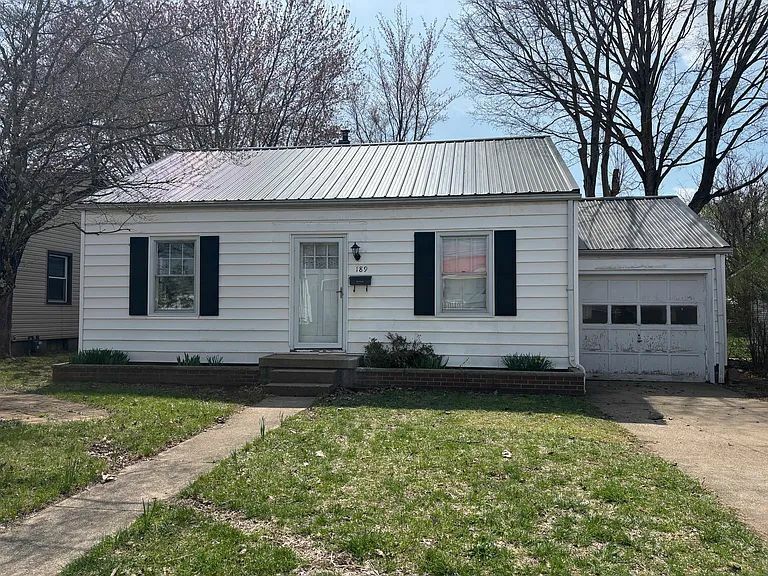 189 N Park Dr in Point Pleasant, WV - Foto de edificio