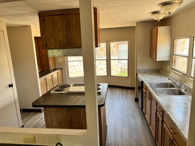 816 Flamingo Rd in Granbury, TX - Building Photo - Building Photo