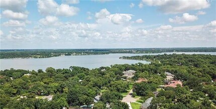 7141 Twin Tree Ln in Dallas, TX - Building Photo - Building Photo