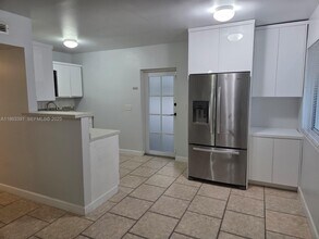 4351 NE 18th Ave in Pompano Beach, FL - Foto de edificio - Building Photo