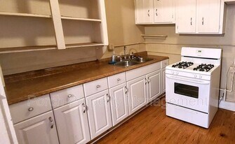 320 N Barcelona St in Pensacola, FL - Building Photo