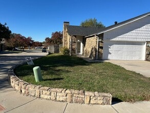 2270 Jackson Cir in Carrollton, TX - Building Photo - Building Photo