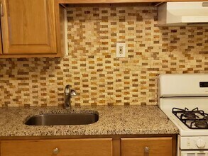 80 Seaton Pl NW in Washington, DC - Foto de edificio - Building Photo