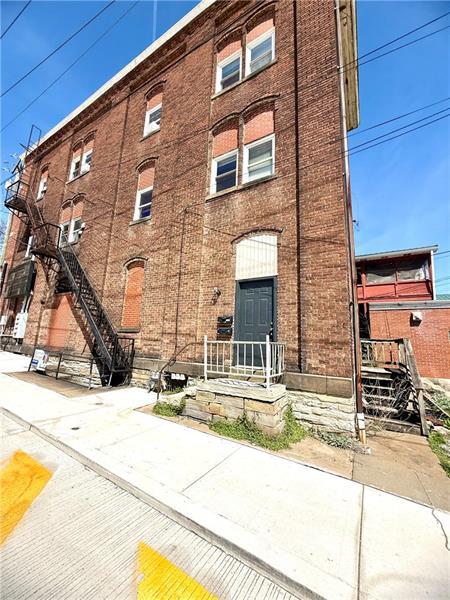 192 W High St in Waynesburg, PA - Building Photo - Building Photo