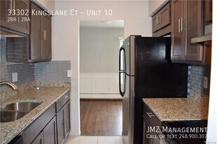 33302 Kingslane Ct in Farmington, MI - Building Photo