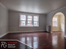 542 W Surf St, Unit N2 in Chicago, IL - Building Photo
