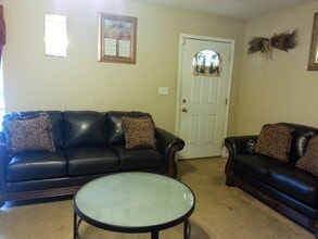 7247 Pinedale Dr, Unit 16H in Columbia, SC - Foto de edificio - Building Photo
