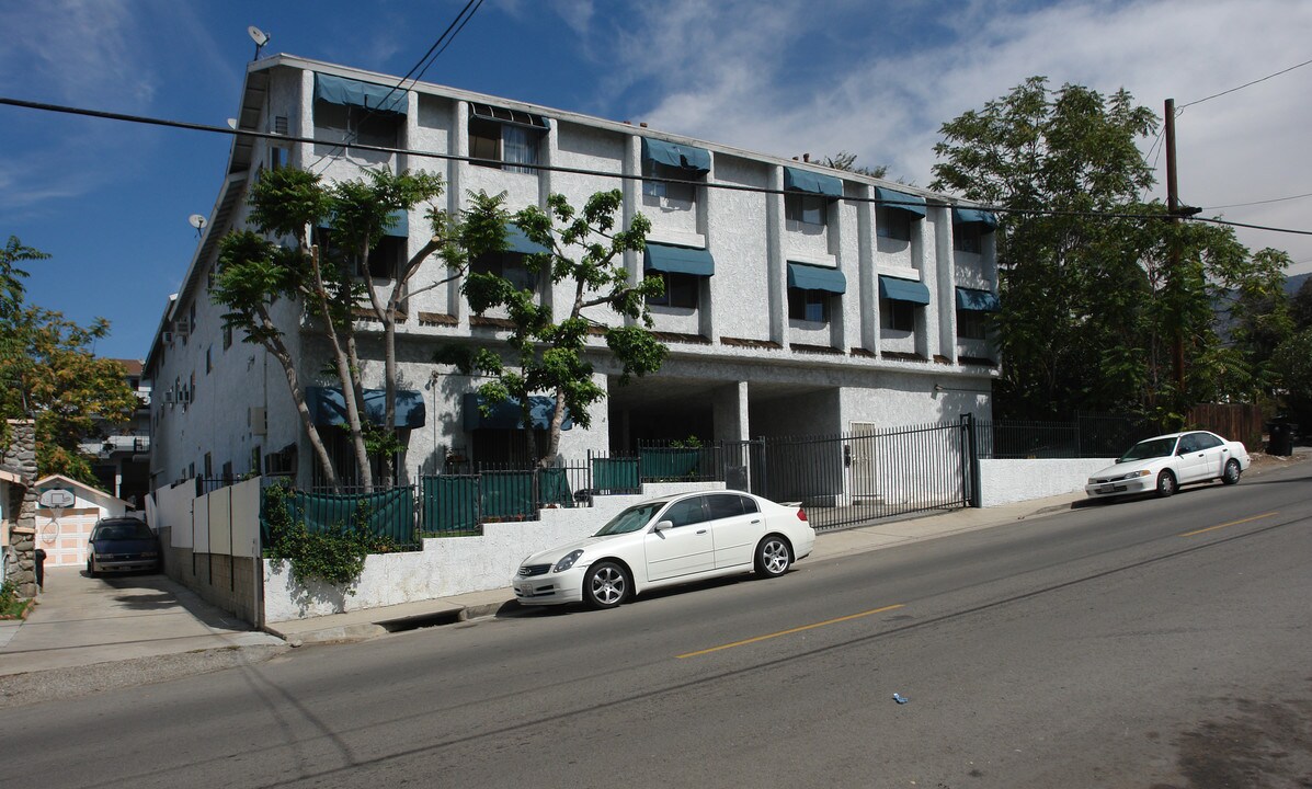 Tujunga Canyon Apartments in Tujunga, CA - Foto de edificio
